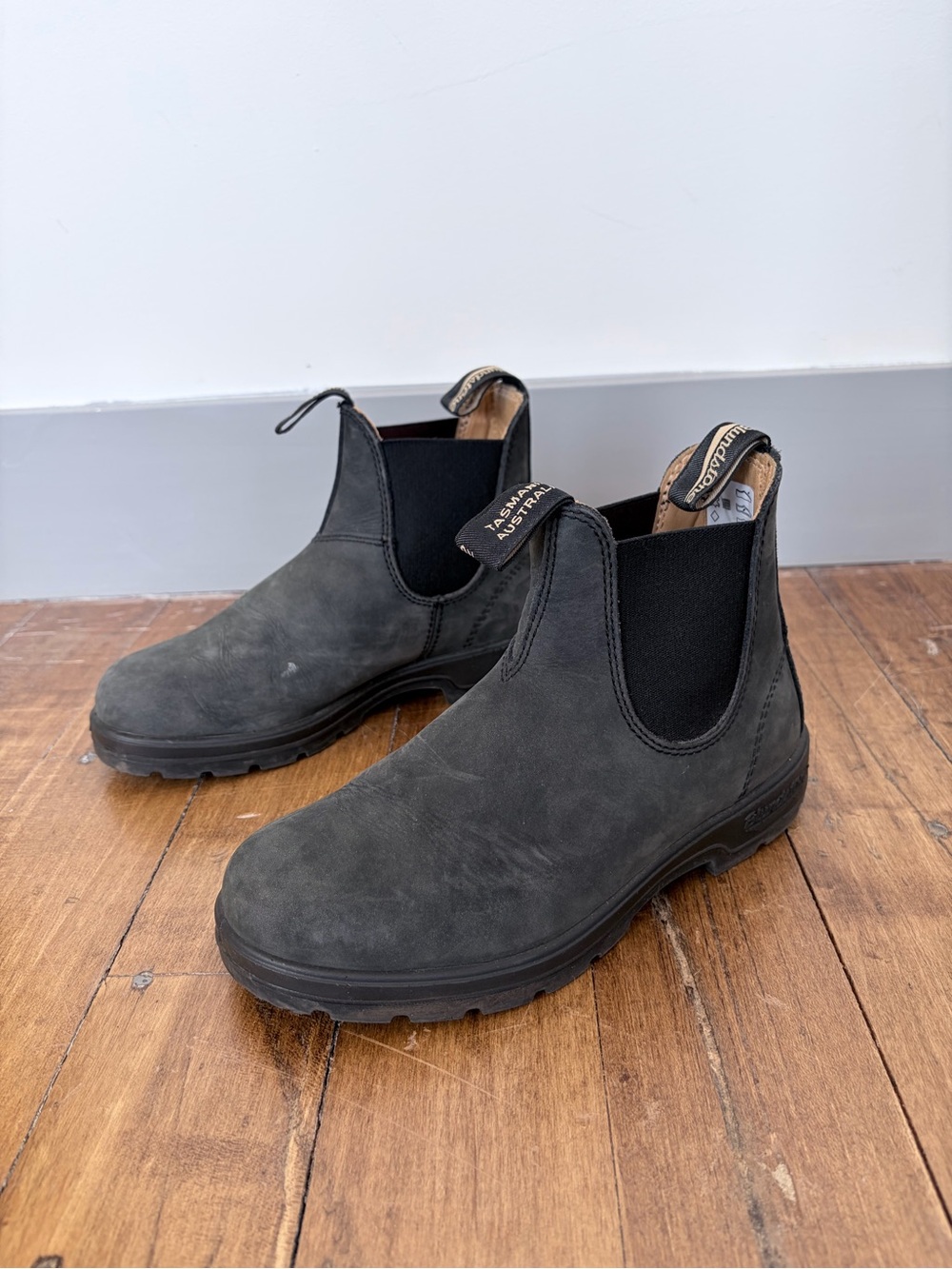 Blundstone 587 Chelsea Boots Rustic Black Leather Women US 7.5 AU 4.5 - Picture 2 of 8